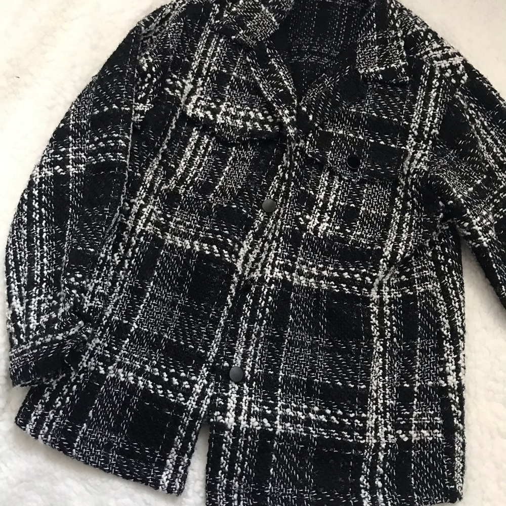 Women's Black and White Shacket